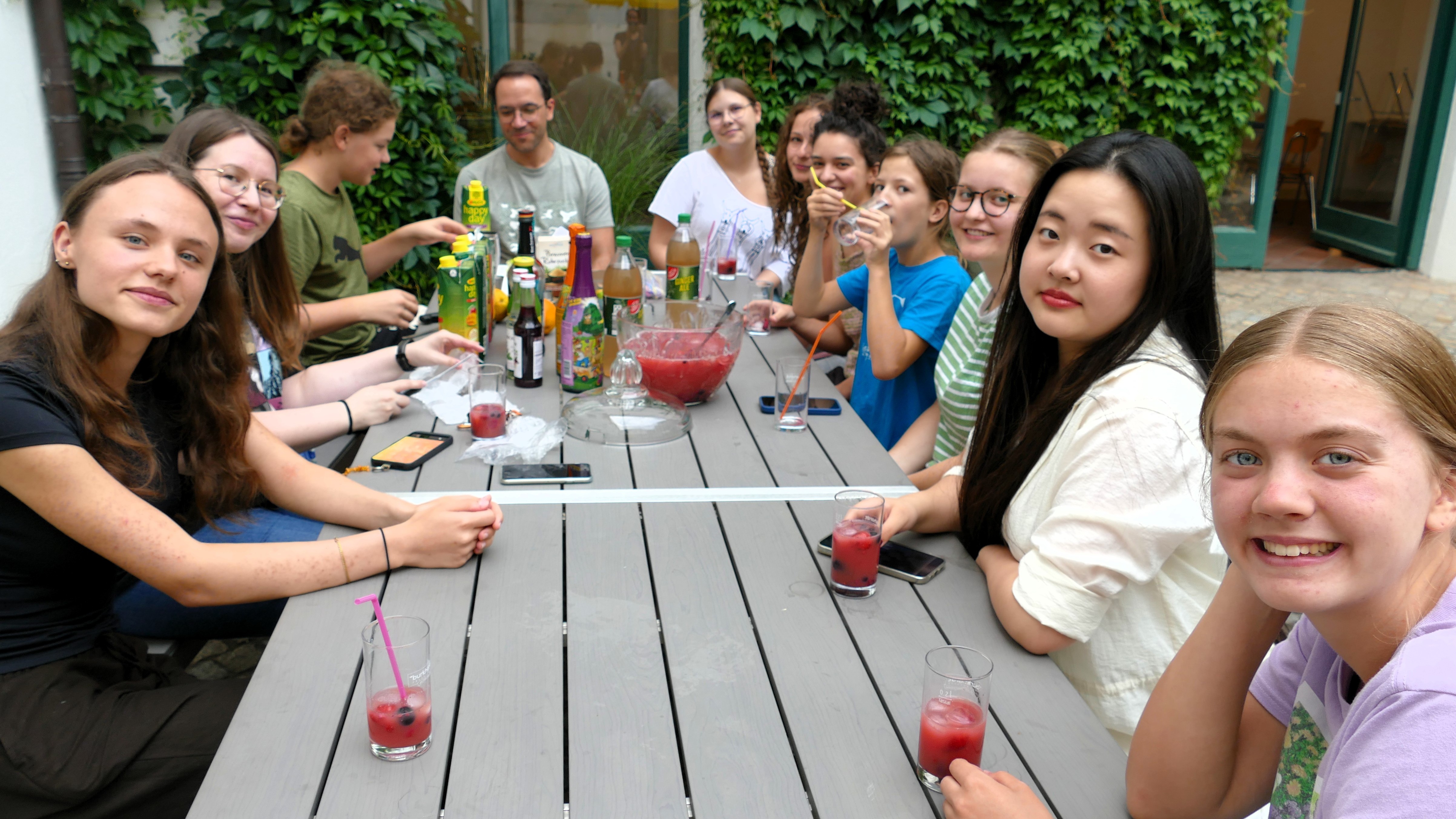 Cocktail-Party im Internat - Wir feiern das Ende des Schuljahres und den Sommer!